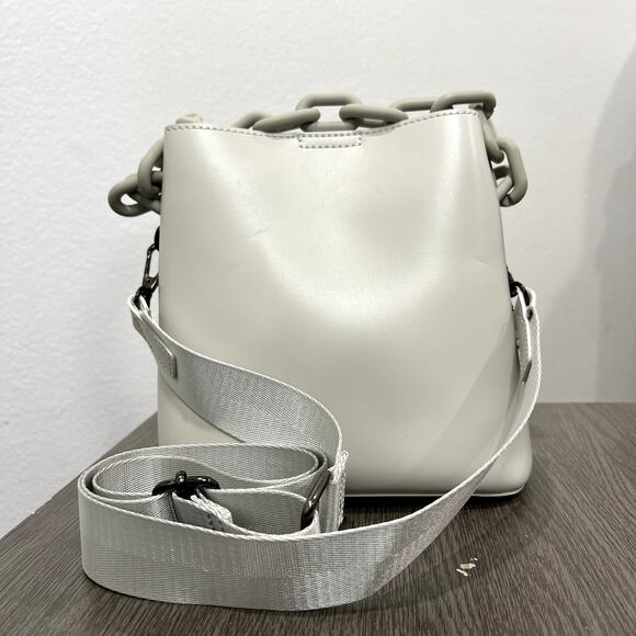 Claudia Canova Womens OS Chain & Web Shoulder Strap Tote Bag Light Grey - Picture 3 of 5